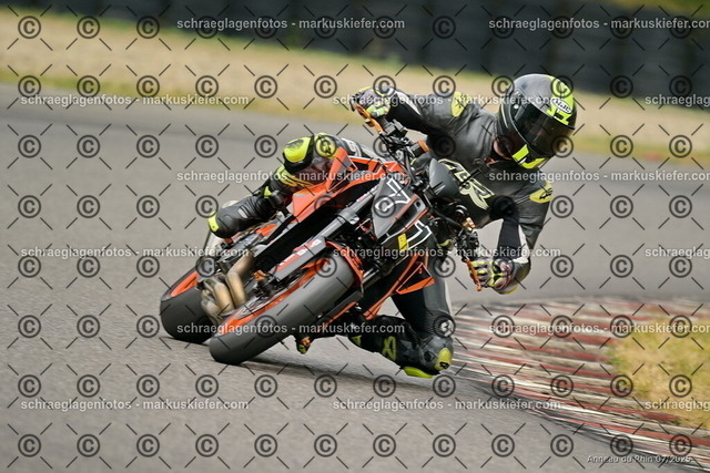 25bt05-1033 | markuskiefer.com - Realisiert mit Pictrs.com