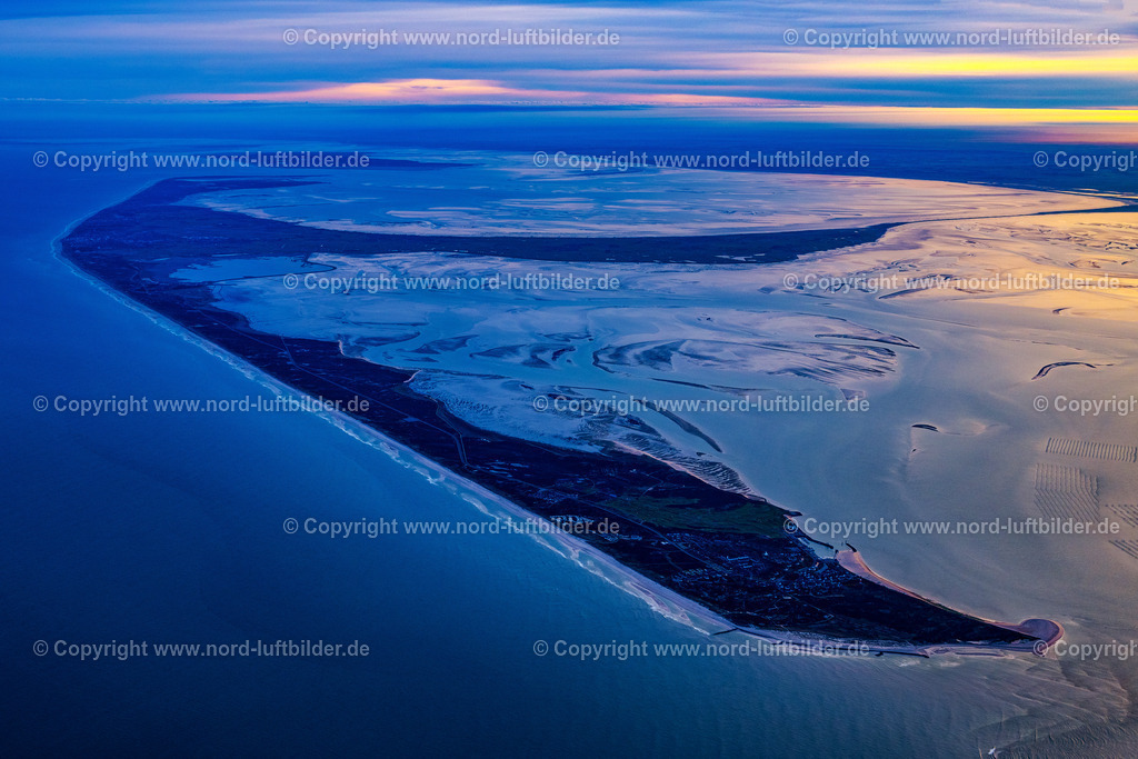 Sylt_Sonnenaufgang_ELS_3676010523 | SYLT 01.05.2023 Küstenbereich " Nordsee Insel Sylt " im Sonnenaufgang im Bundesland Schleswig-Holstein, Deutschland. // Coastal area "North Sea Island of Sylt" -at sunrise in the state of Schleswig-Holstein, Germany. Foto: Martin Elsen