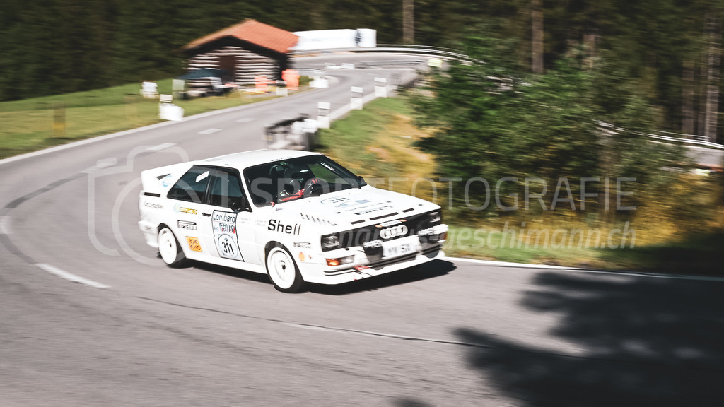 19. Arosa ClassicCar 2023 - 1. September 2023 | 19. Arosa ClassicCar 2023
Arosa, Schweiz
Uebelhard Daniel aus Bergdietikon mit der Startnummer 311 in einem Audi UrQuattro 10V, Jahrgang 1981, in der Klasse Sport Trophy.
@arosaclassiccar, @arosa.official, #arosaclassiccar, #arosa, #76curves, #classiccar
Bild: Sportfotografie Markus Aeschimann | www.markus-aeschimann.ch - Realisiert mit Pictrs.com