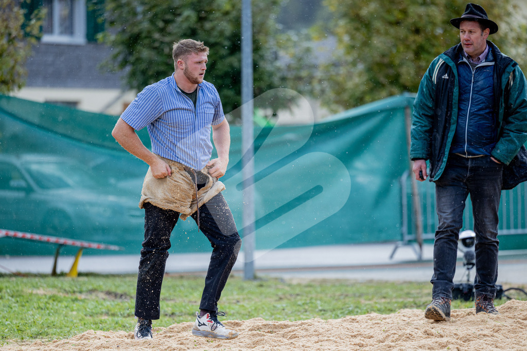 Unteriberg2025_2712 | Die Schwinger des Schwyzer Kantonalen Schwingerverbandes: Fotos, die Dynamik und Leidenschaft festhalten, sowie emotionale Momente aus dem traditionellen Schwingsport zeigen. - Realisiert mit Pictrs.com