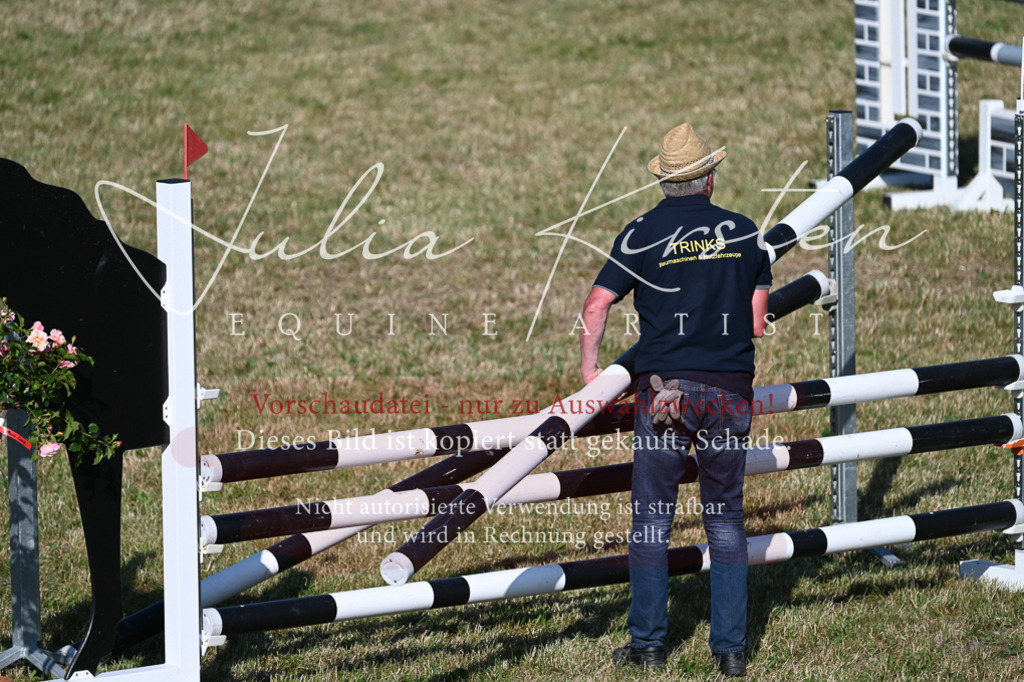 DSC_2638 | Pferde- und Turnierfotografie in Westsachsen. Pferdeportraits, Auftragszeichnungen und intuitive Kunst.