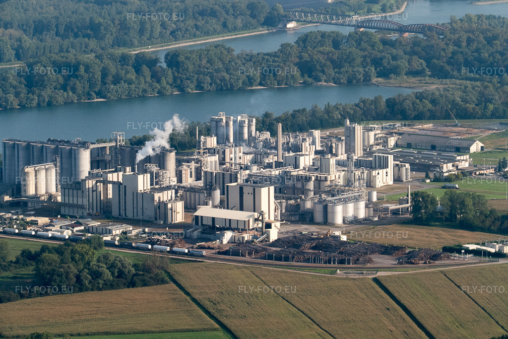 Vue aérienne: Industrie à Beinheim dans le département Bas Rhin, France. Photo: P1000879.jpg prise le 15/09/2014 par Werner Riehm/FLY-FOTO.euRésolution de l'original: 5472 x 3648 px