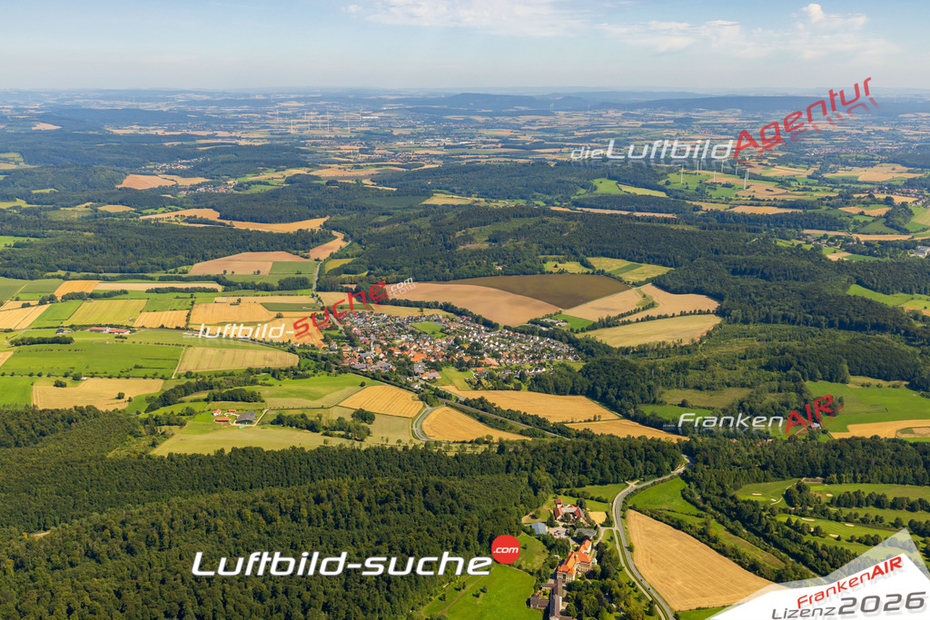 Schrägluftbild  Reelsen  Bad Driburg - Das Luftbild wurde 2025 vom UL-Flugzeug heraus erstellt (ohne Drohne- keine Drohnenaufnahme ) - Hochauflösende Luftaufnahme -Nicht vergleichbar mit Google Maps oder Satelittenbilder- Die Geschenkidee !Mit Lizenz und Bildrechte bestellbar