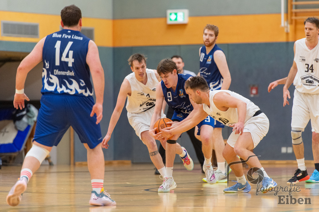 Wattworms Edewecht-Lions Ofenerdiek | Wattworms Edewecht (weiß)-Lions Ofenerdiek (blau) am 22.02.2026 in Edewecht (Heinz-zur-Jührden-Halle); Photo: Philip Eiben 2025 - Realisiert mit Pictrs.com