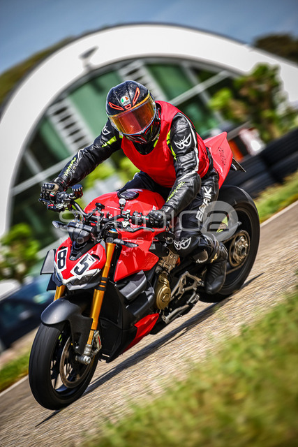 0085-250503_DCB-044_85 | Deine Full-Service-Agentur für ✔️Videoproduktionen und ✔️Motorsportfotografie Jetzt Angebot anfragen!