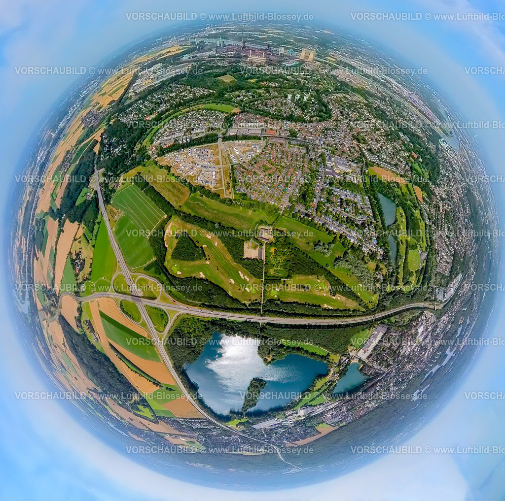 Duisburg230790232_Golf and more_Huckingen | Luftbild, Golf and more, Golfplatz und Golfclub Huckingen, Wohnsiedlung Angerbogen, Erdkugel, Fisheye Aufnahme, Fischaugen Aufnahme, 360 Grad Aufnahme, tiny world, Huckingen, Duisburg, Ruhrgebiet, Nordrhein-Westfalen, Deutschland