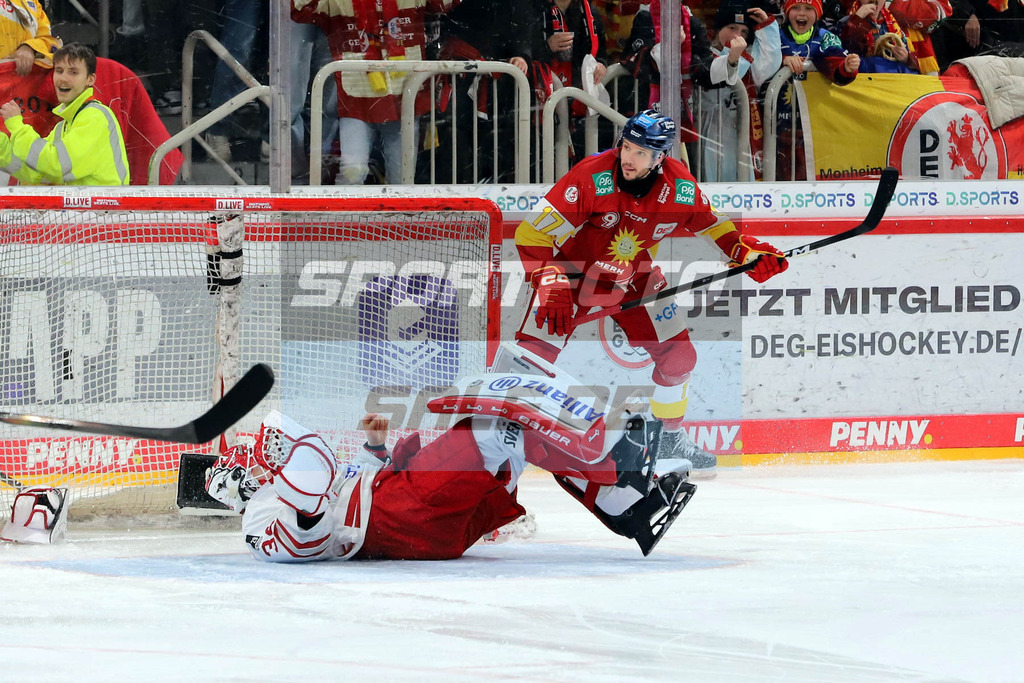 IMG 7992 | Leon Niederberger und Torwart Konrad Fiedler -. © by Sportfoto-Sale (DR) - Realisiert mit Pictrs.com