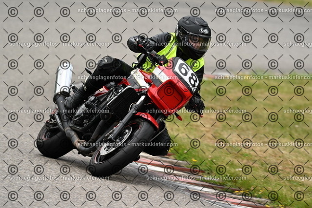 25bt02-1122 | markuskiefer.com - Realisiert mit Pictrs.com