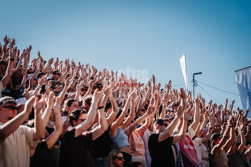 Beachvolleyball | Männer | Allianz German Beach Tour 2025 | Tourstop Düsseldorf | 11.05.2025 | Das ausverkaufte Stadion am Rheinufer