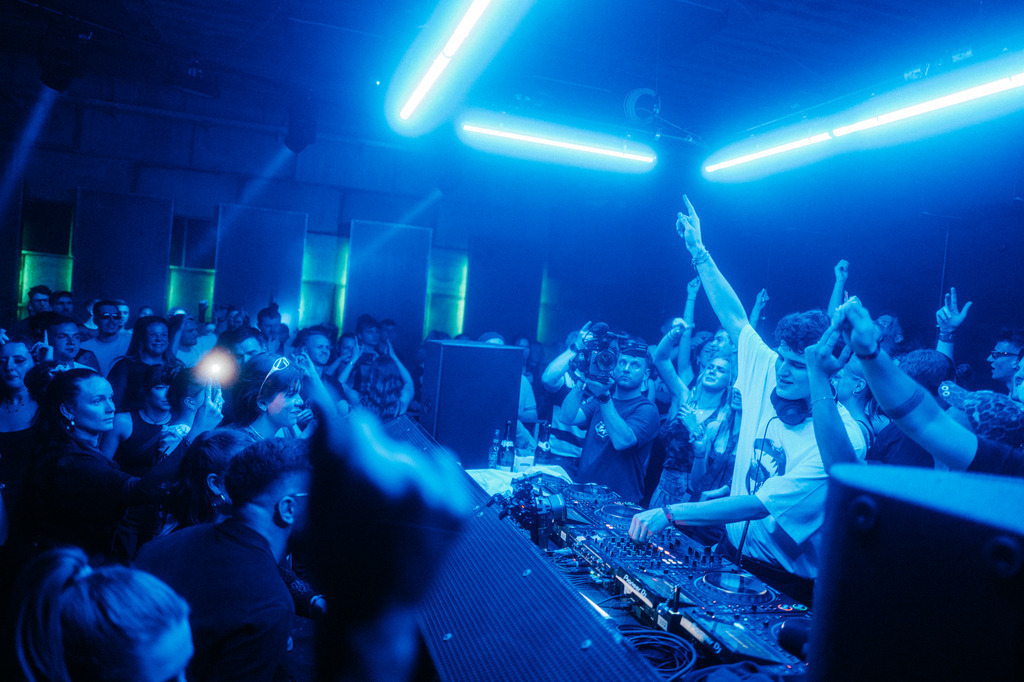 DO01030219 | thismomentpictures - Realisiert mit Pictrs.com