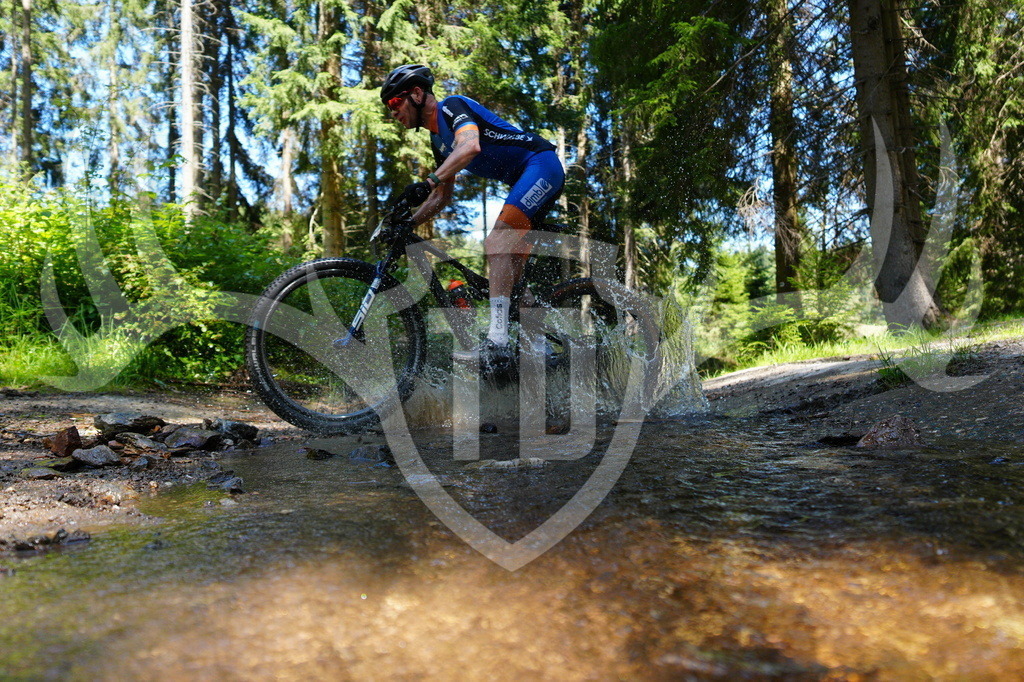 FC604414 | Fotogalerie der Treibjagd im Dunkelwald - Dein MTB Etappenrennen im Erzgebirge - Realisiert mit Pictrs.com
