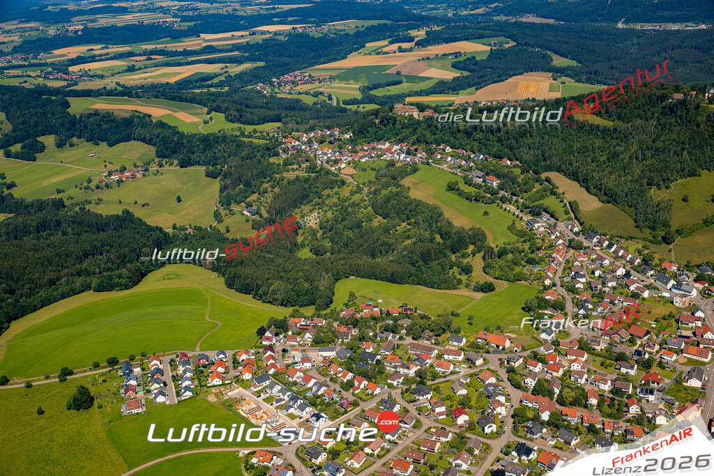 Das Luftbild zeigt : Rechberg Schwäbisch Gmünd - Die Luftaufnahme wurde 2024 vom UL-Flugzeug aus erstellt ( keine Drohne ) - Hochauflösende Luftaufnahme - Für grossformatige Ausdrucke geeignet. Die Geschenkidee !Mit Lizenz und Bildrechte bestellbar