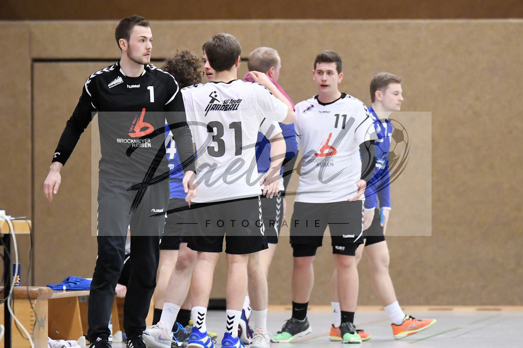 20200125_TEURWD_0072 | Handball, Herren:   beim Spiel der Landesklasse Süd zwischen SG Teuto Handball vs. RW Damme am 25.01.2020 in der Sporthalle-Gellenbeck in Hagen a.T.W., Deutschland.(Foto von Nico Paetzel) - Realisiert mit Pictrs.com