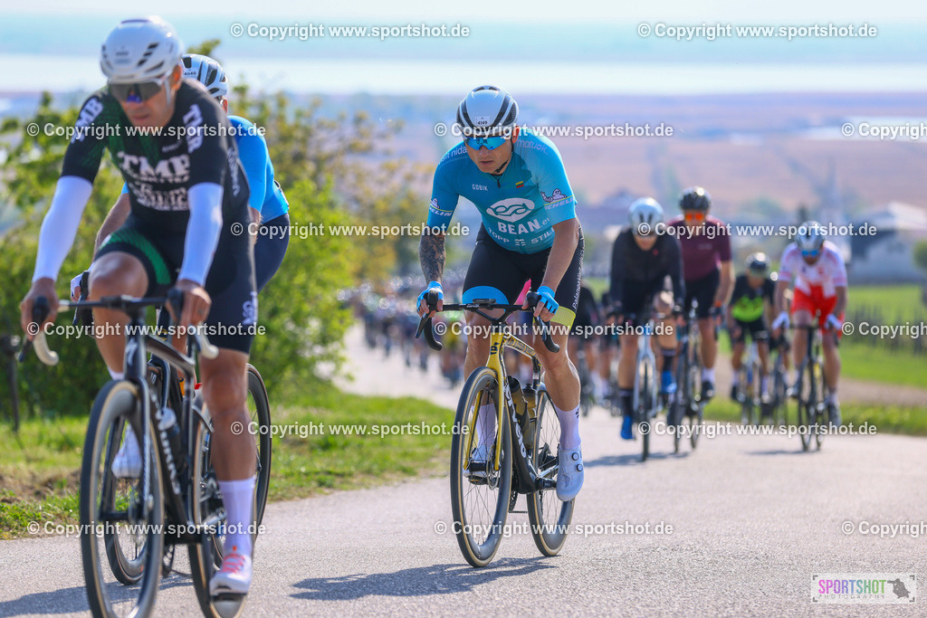 TRA_0684 | Neusiedlersee Radmarathon 2026@sportshot_your_pictrs #yourpictures#roadtowm2029 #nrm #neusiedlerseeradmarathon #neusiedlersee #neusiedlerseetourismus #burgenland #mörbisch #nrm26 #burgenlandtourismus #voglundco #poweredbyburgenlandtourismus #radsport #rad #marathon #ucigranfondo #visitburgenland #ucigranfondoworldseries