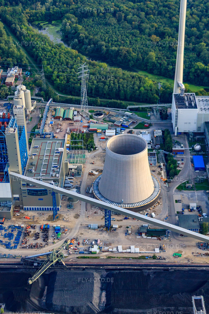 Luftbild: Kühlturm des ENBW Rheinkraftwerk im Ortsteil Daxlanden in Karlsruhe im Bundesland Baden-Württemberg in Deutschland. Foto: IMG_44962.jpg vom 03.09.2011 durch Werner Riehm/FLY-FOTO.de