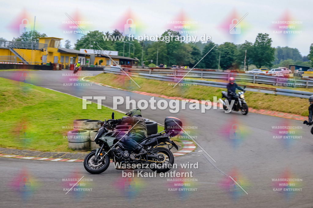 OBK-5843 | Hier findet Ihr Bilder von Touristenfahrten auf der Nürburgring Nordschleife oder von anderen Veranstaltungen die ich besucht habe. Viel Spass beim Durch Schauen 