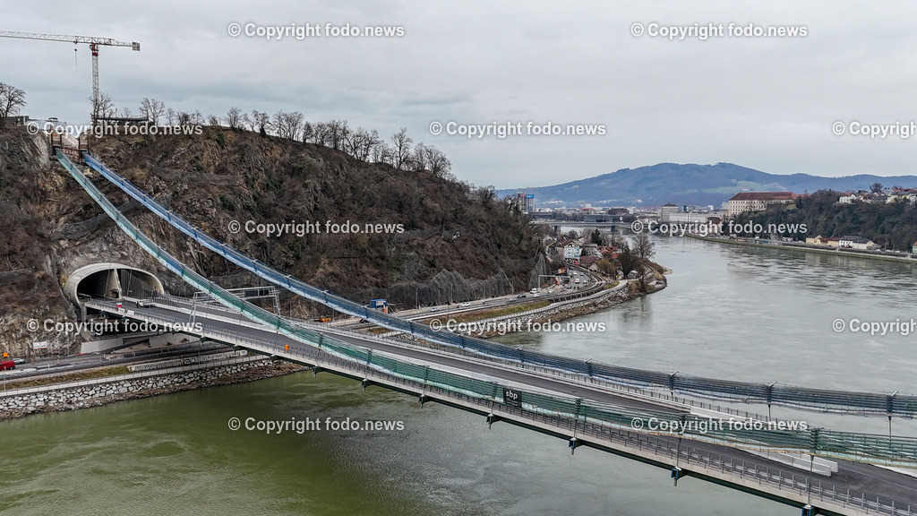 Westring A26_ Westringbruecke_ 22.02.2024-12 | 22.02.2024, Westring A26, AUT, Westring A26, Westringbruecke, im Bild Westringbruecke, Brücke, Baustelle, Wegweiser, Donau

Drohne