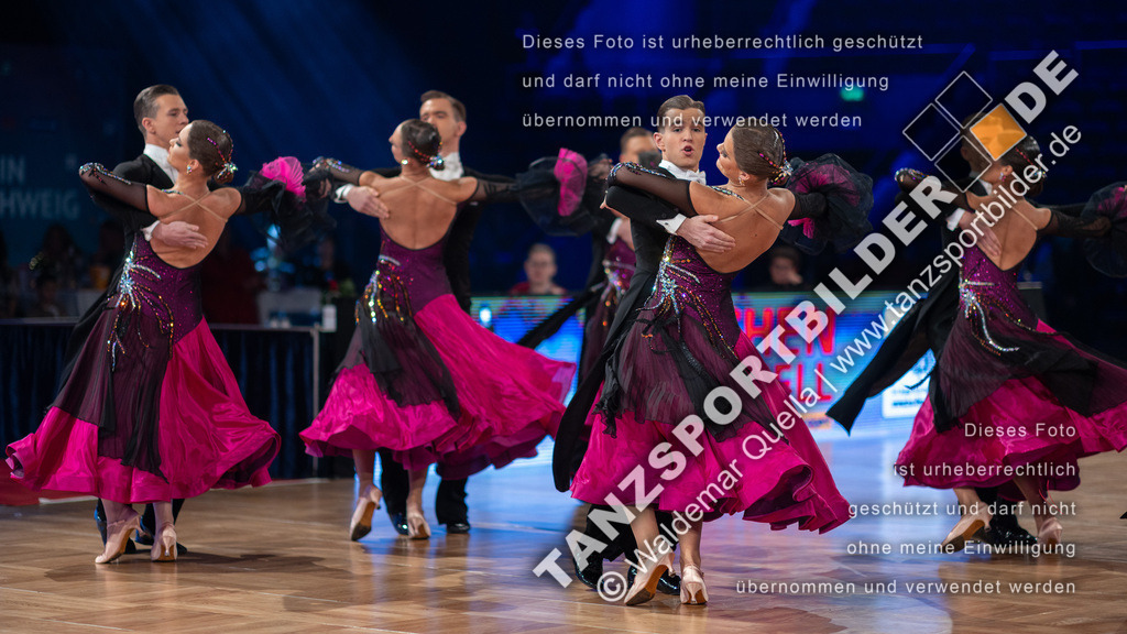 20251206-01387 | Hier finden Sie Tanz Bilder vom Latein und Standard Formationen tanzen. Sportbilder vom Tanzsport. Schöne Fotos und von Weltmeisterschaft, Europameisterschaft, Bundesliga, Regionalliga, Oberliga und Landesliga sowie von GOC Stuttgart, DanceComp, WM Bremen