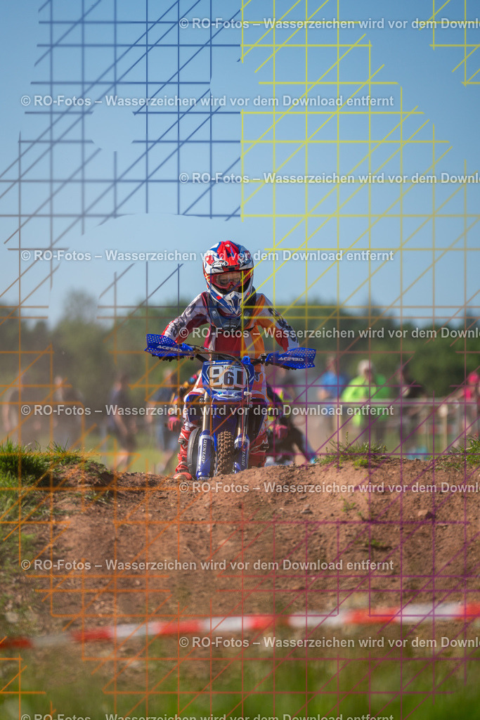 Wolfshausen 1 Lauf -161 | Sportfotografie von RO-Fotos: Motorsport, Motocross, Enduro, Laufveranstaltungen und Triathlon. Professionelle Fotos von Sportlern und Events. - Realisiert mit Pictrs.com