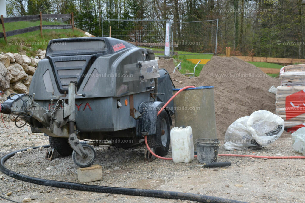 bib-lg19-fussbodenaufbau-0154 | Nach LV-Leistungsgruppen sortierte Detailfotos über den Bau eines Hauses. Alle Hausbau-Bilder direkt vom Urheber und Autor der Website Haus-Selber-Bauen.com