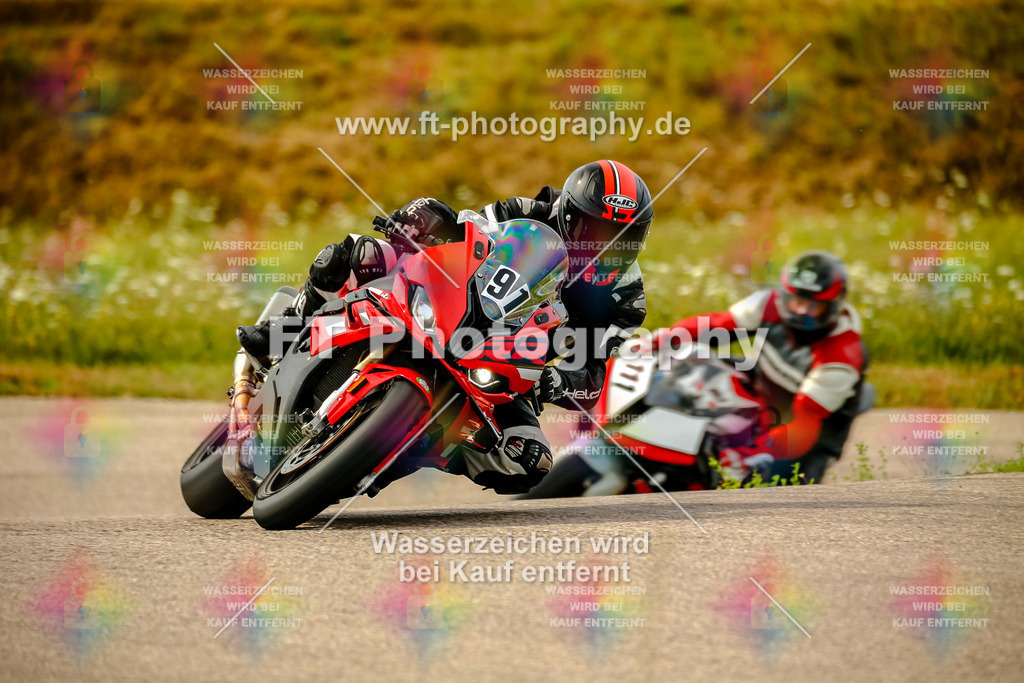 Chambley Juli-0704 | Hier findet Ihr Bilder von Touristenfahrten auf der Nürburgring Nordschleife oder von anderen Veranstaltungen die ich besucht habe. Viel Spass beim Durch Schauen 