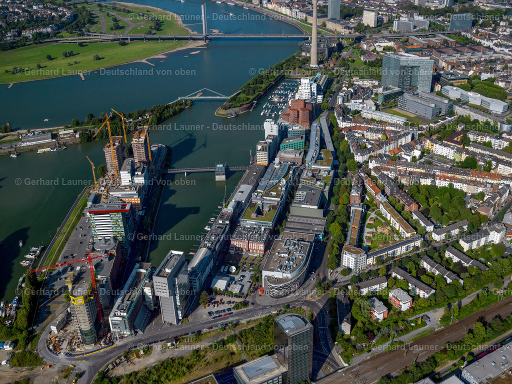 2995094 | Düsseldorf-Hafen, Medienhafen Düsseldorf, ist ein Stadtteil der durch Industrie, Logistik, Gewerbe und Büronutzung geprägt ist