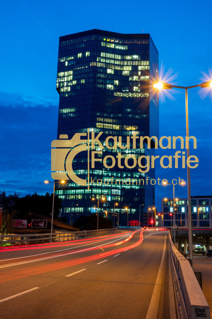 PrimeTower_Streetfotography_Nacht-1624 | kaufmannfoto - Realisiert mit Pictrs.com