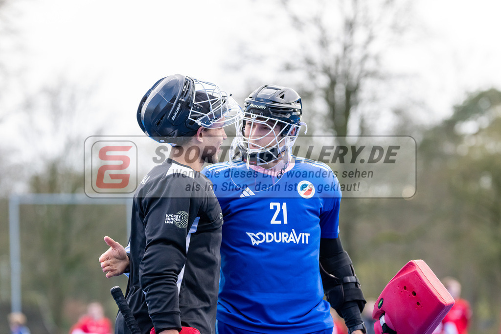 HK_20240323_109990 | 1. Bundesliga Hockey Herren Crefelder HTC - Mannheimer HC am 23.3.2024 Crefelder HTC  Hüttenallee, Krefeld , Joshua Onyekwue Nnaji Torwart ( Crefelder HTC #29 ) , Adrian Rafi Torwart ( Mannheimer HC #21 )