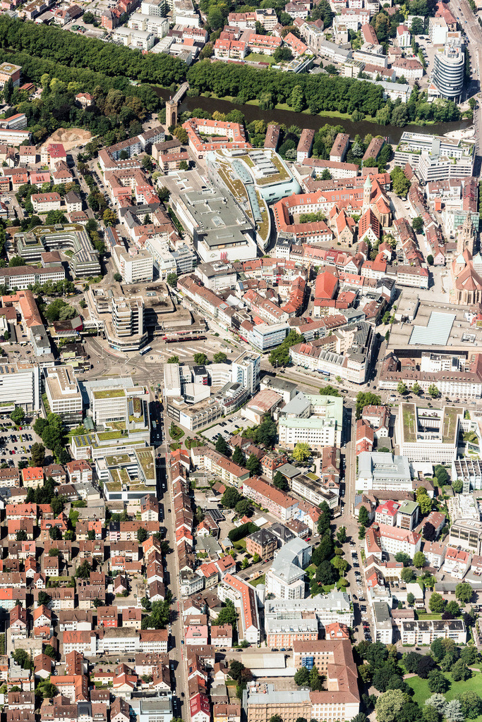 dr__0011185.jpg | HEILBRONN 01.08.2017 Stadtansicht vom Innenstadtbereich in Heilbronn im Bundesland Baden-Württemberg, Deutschland. // City view of the city area of in Heilbronn in the state Baden-Wuerttemberg, Germany. Foto: Daniel Reiter