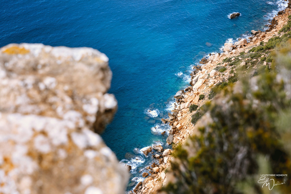 D141 Corniche ou Route des Crêtes, les calanques | Herzlich willkommen auf meiner Seite! Ich bin Elke Wallnisch, Deine Fotografin für lichtstarke Momente. Der Name steht für alles, was mich mit der Fotografie verbindet: Das Licht und seine machtvolle Wirkung auf eine Situation oder unsere Stimmung - Realisiert mit Pictrs.com