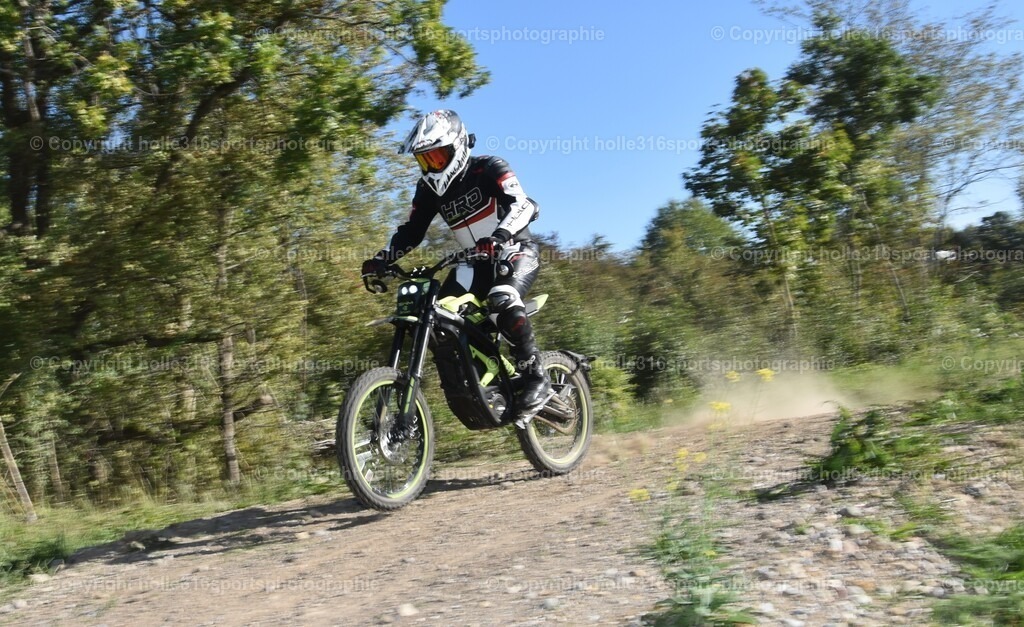 DSC_0116 | Sportfotografie , Motorsport, Motoross, Reitsport, Mointainbike, Enduro,
Landschaft , Outdoor, Eventfotografie, Landschaft, Bilder online bestellen - Realisiert mit Pictrs.com