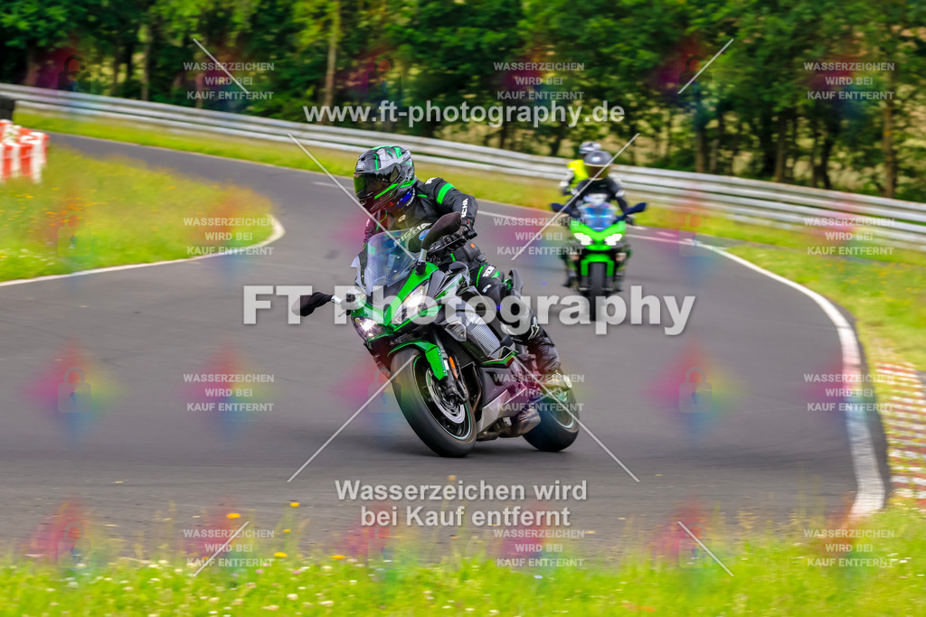 VBK-7686 | Hier findet Ihr Bilder von Touristenfahrten auf der Nürburgring Nordschleife oder von anderen Veranstaltungen die ich besucht habe. Viel Spass beim Durch Schauen 