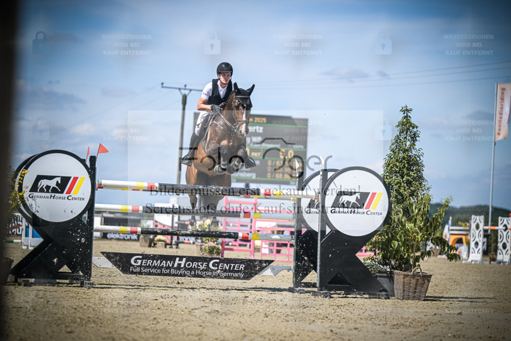 DOS_4199 | Entdecke hochwertige Reitturnierfotos von Foto Oger. Professionell, emotional und authentisch – jetzt Lieblingsmomente im Shop bestellen. - Realisiert mit Pictrs.com