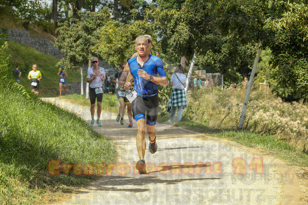 250824_1333_EX1_2797 | Sportfotografie im Rhein-Sieg Kreis, Köln, Bonn, NRW, Rheinland Pfalz, Hessen, etc. Unser Tätigkeitsfeld umfasst den Laufsport vom Volkslauf über den Marathon, Duathlon, Triathon bis zum Ultralauf wie Kölnpfad Ultra oder Schindertrail.