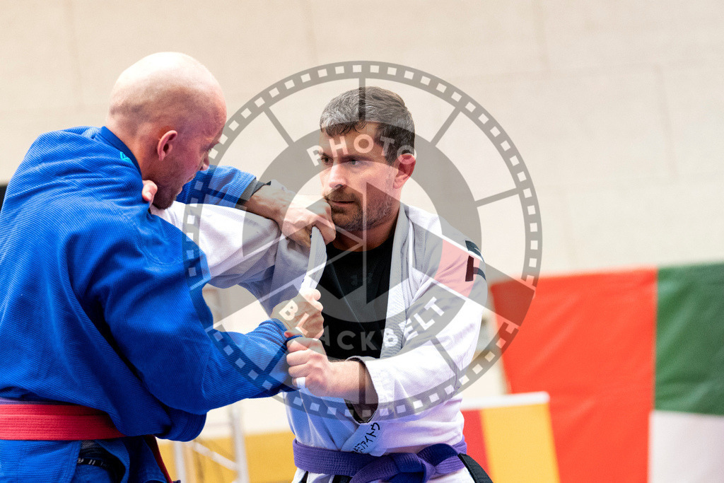 20231118PBB11283 | Fighters compete during the AJP Tour 600 Frankfurt Championship in Frankfurt/Main, Germany, on November 18, 2023.