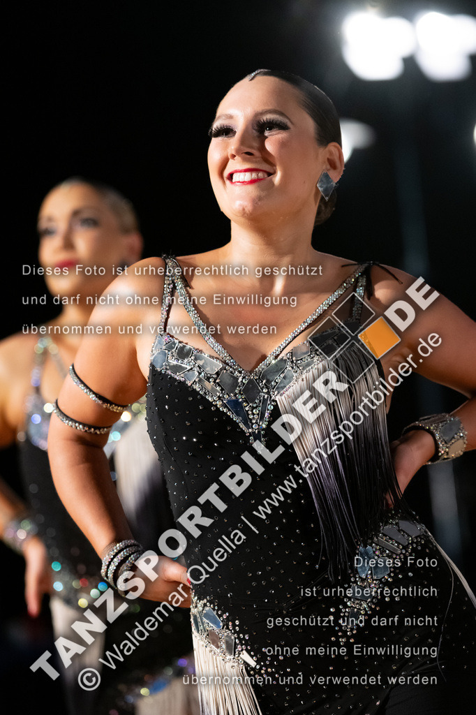 20250504-10400 | Hier finden Sie Tanz Bilder vom Latein und Standard Formationen tanzen. Sportbilder vom Tanzsport. Schöne Fotos und von Weltmeisterschaft, Europameisterschaft, Bundesliga, Regionalliga, Oberliga und Landesliga sowie von GOC Stuttgart, DanceComp, WM Bremen