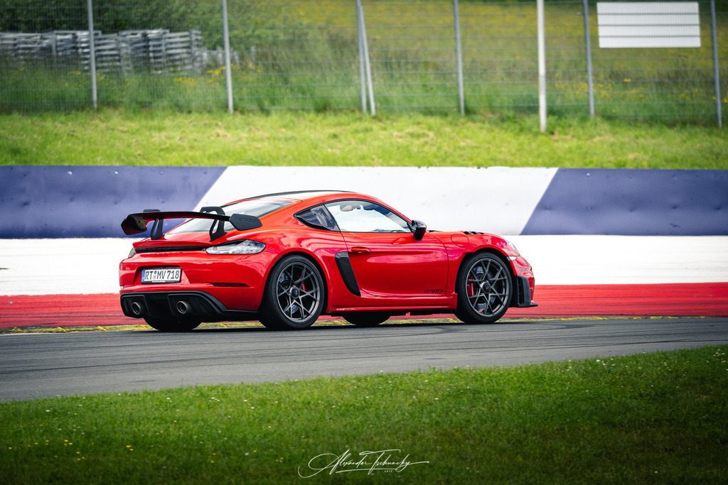 R6PZ2250 _Alexander Tschuncky | Entdecken Sie die faszinierende Welt von Alexander Tschuncky Arts: Kreative Fotografie, atemberaubende Automobilkunst und hochwertiger Bilderdruck. Lassen Sie sich inspirieren! - Realisiert mit Pictrs.com