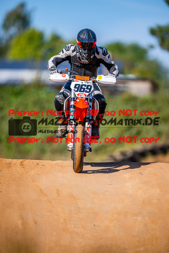 MaZZes_FotoMatrix_230916_1512 | S4