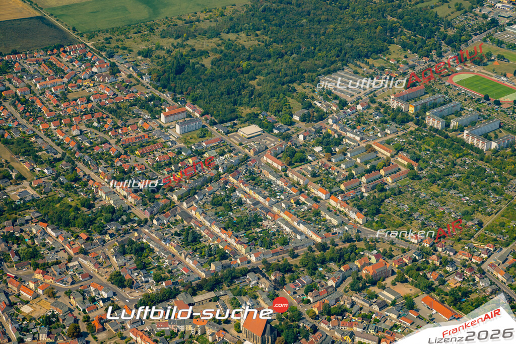 Klassische Luftaufnahme ohne Drohne zeigt:Altstadt bei Schönebeck - Die Luftbildaufnahme wurde 2025 vom UL-Flugzeug heraus erstellt ( keine Drohnenaufnahme ) - Hochauflösende Luftaufnahme -Nicht vergleichbar mit Google Maps oder Satelittenbilder- Die Geschenkidee !Mit Lizenz und Bildrechte bestellbar