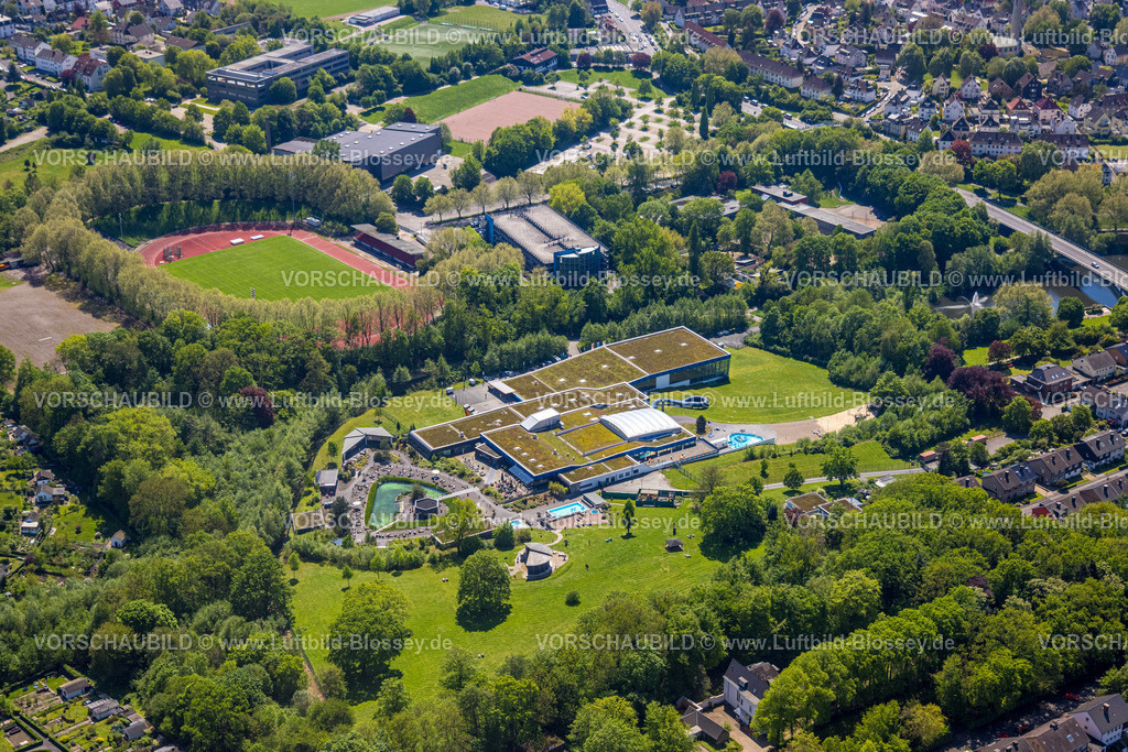 Hagen230501987 | Luftbild, Westfalenbad und Ischelandstadion, Altenhagen, Hagen, Sauerland, Nordrhein-Westfalen, Deutschland