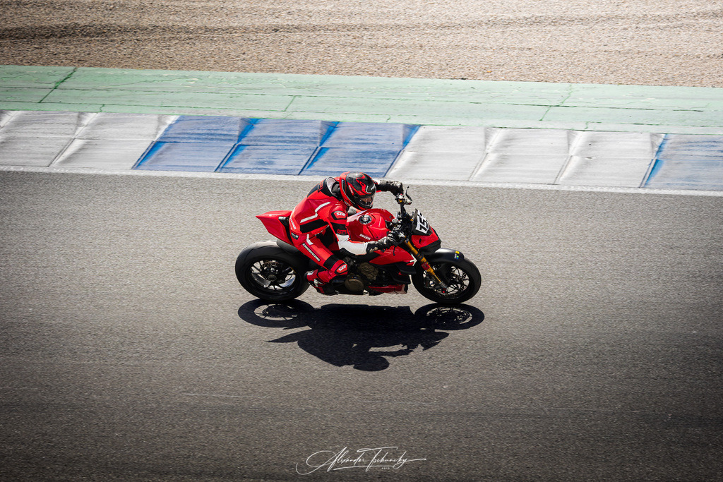 Ducati Trackday Hockenheimring 2026 | Entdecken Sie die faszinierende Welt von Alexander Tschuncky Arts: Kreative Fotografie, atemberaubende Automobilkunst und hochwertiger Bilderdruck. Lassen Sie sich inspirieren! - Realisiert mit Pictrs.com