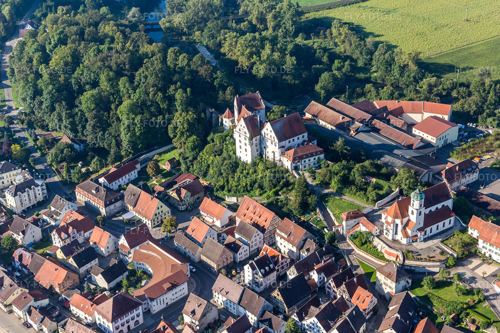 Luftbild: Schloß Scheer in Scheer im Bundesland Baden-Württemberg in Deutschland. Foto: IMG_094165.jpg vom 27.08.2016 durch Werner Riehm/FLY-FOTO.de