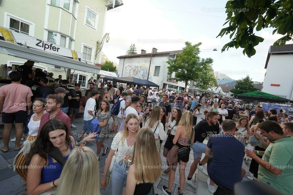 news-2023-Juli15-Marktfest_Reutte2-DSC01649 | Info aus dem Bezirk Reutte/Ausserfern Tirol sowie eine umfangreiche Bilddatenbank über die gesamte Region: Lechtal, Talkessel Reutte, Tannheimertal, Zwischentoren. Lech, Plansee, Zugspitze, Grenztunnel, B179, Fernpassstraße, Verkehr, Lawinen, Tradition, - Realisiert mit Pictrs.com