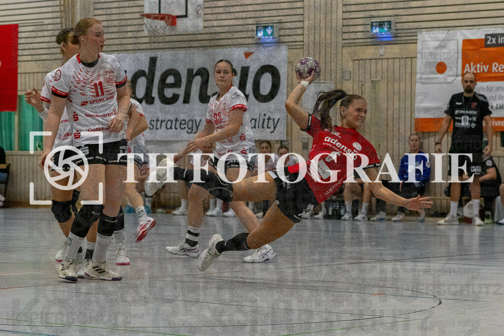 DEU, HSG Freiburg - TG Nuertingen, Handball, 2. Handball-Bundesliga, Saison 2023/2024, 04. Spieltag, Saison 2023/2024, 07.10.2023 | Nele Emmenecker (HSG Freiburg, #05) beim Wurf. 

DEU, HSG Freiburg - TG Nuertingen, Handball, 2. Handball-Bundesliga, Saison 2023/2024, 04. Spieltag, Saison 2023/2024, 07.10.2023

Foto: Eibner-Pressefoto/Thomas Hess