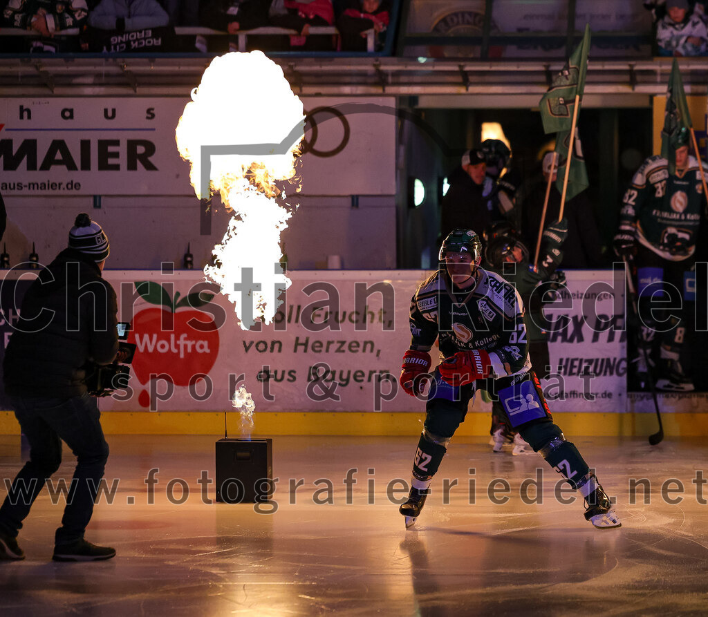 2026-01-02_002_TSV_Erding_gegen_Hoechstadt_Alligators | Erding, Deutschland, 02.01.2026:Eishockey, Oberliga Süd 2025 / 2026, 33. Spieltag, TSV Erding gegen Höchstadt Alligators, Endergebnis: 2:1Cristian Achim (Erding Gladiators, #62)Foto: Christian Riedel / fotografie-riedel.net