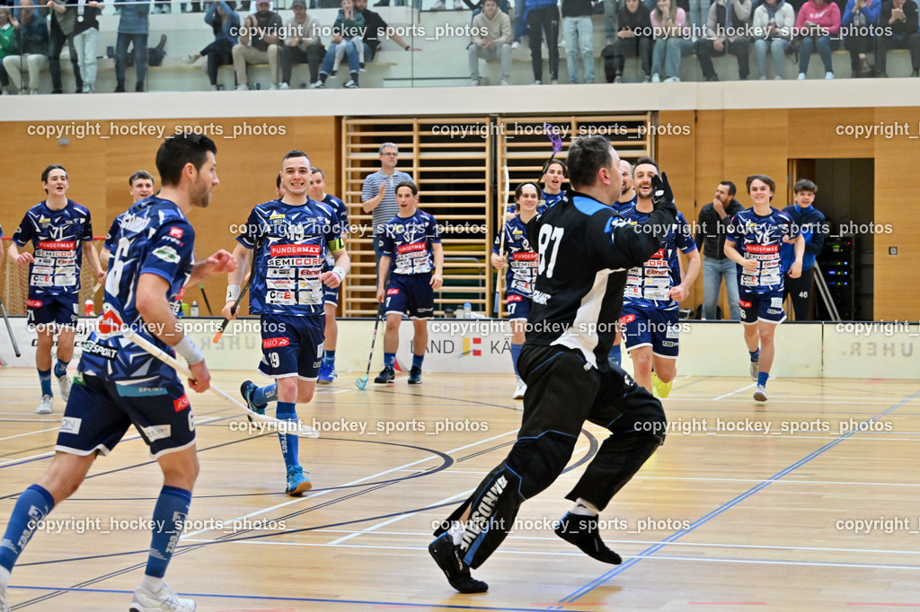 VSV Unihockye vs. KAC Floorball | Jubel VSV Unihockey Mannschaft, #6 Timo Schmid VSV Unihockey, #87 Timmo Taurer VSV Unihockey,  VSV Unihockye vs. KAC Floorball, VSV Unihockye vs. KAC Floorball am 13.04.2025 in Villach (Ballspielhalle St. Martin), Austria, (Photo by Bernd Stefan)
