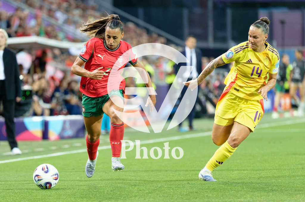 Portugal v Belgium: UEFA Women's EURO 2025 Group B | SION, SWITZERLAND - JULY 11: Catarina Amado of Portugal (L) fight for possession Jassina Blom of Belgium (R)    during the UEFA Women's EURO 2025 Group B match between Portugal and Belgium at Stade de Tourbillon on July 11, 2025 in Sion, Switzerland. (Photo by Giuseppe Velletri/Sports Press Photo/Getty Images)