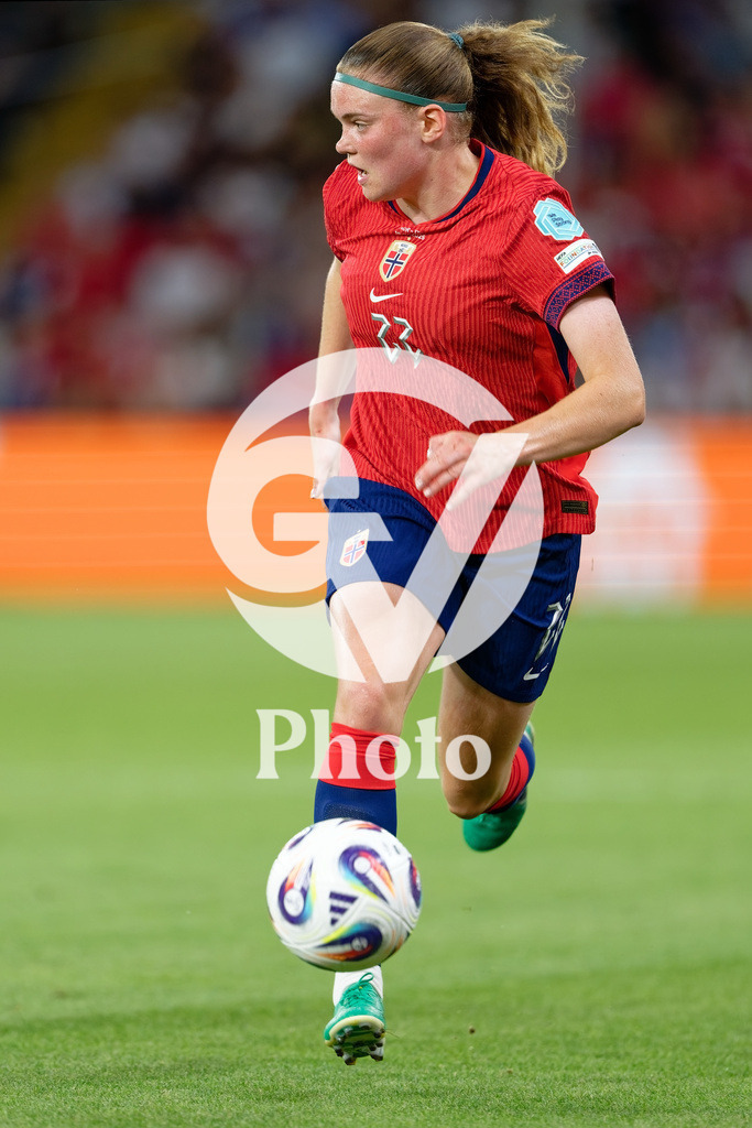 Norway v Italy - UEFA Women's EURO 2025 Quarter-Final | GENEVA, SWITZERLAND - JULY 16: Signe Gaupset of Norway runs with the ball during the UEFA Women's EURO 2025 Quarter-Final match between Norway and Italy at Stade de Geneve on July 16, 2025 in Geneva, Switzerland. (Photo by Giuseppe Velletri/Sports Press Photo/Getty Images)
