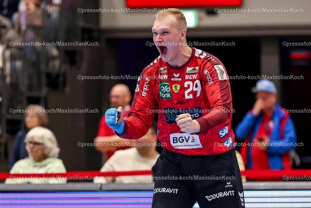 BHC16112501097 | 16.11.2025, Handball, HBL, Bergischer HC - Rhein-Neckar Löwen, Mitsubishi Electric HALLE Düsseldorf: Torwart David Späth (Rhein-Neckar Löwen #29) jubelnd 
