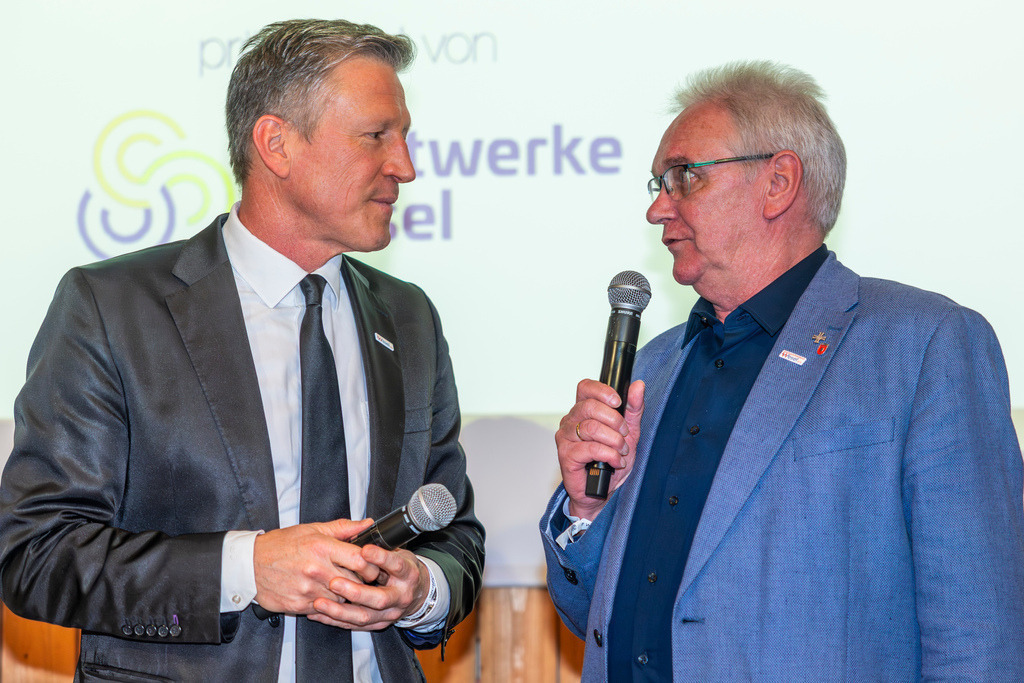 top-top.de 260306-139 | Foto, Video, Fotografie, Videografie, Fotobox, DJ, Discjockey, Musik, Musikbox, Veranstaltung, Photobooth, Amazon, Ebay, Buchtipp, Bestseller, Autor, Verlag, Buch, Wesel, Hamminkeln, NRW, Dinslaken, Rees, Drohne, Hochzeit, Party, Fotobox, Wesel, Fotograf